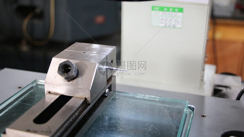 车螺纹加工中的中径控制技巧解析